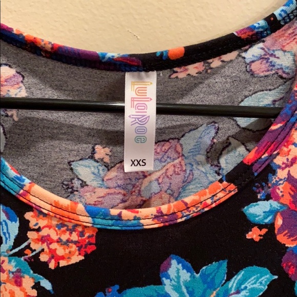 LuLaRoe perfect tee - Picture 2 of 3